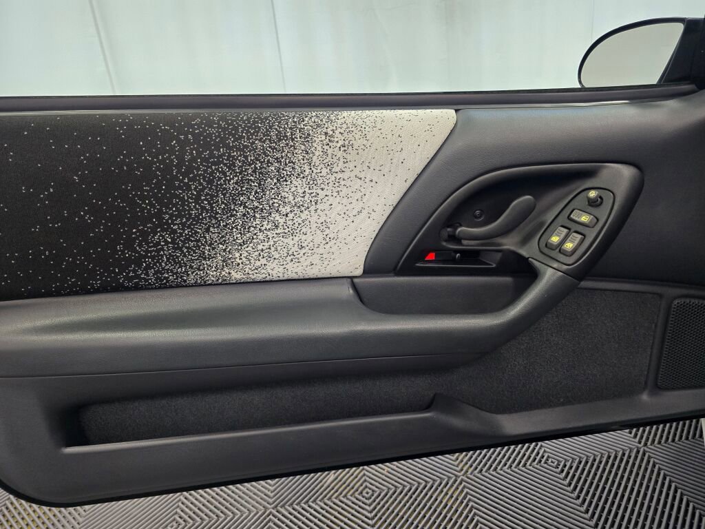 Used 1993 Chevrolet Camaro Z28 image 84