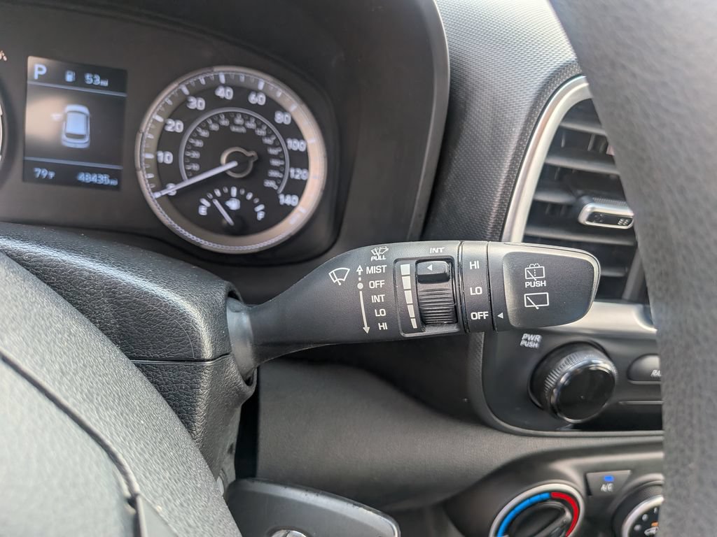 Used 2020 Hyundai Venue SE FWD image 24