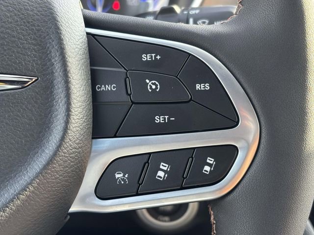 New 2026 Chrysler Pacifica Pinnacle w/ Trailer Tow Group AWD/4WD image 25
