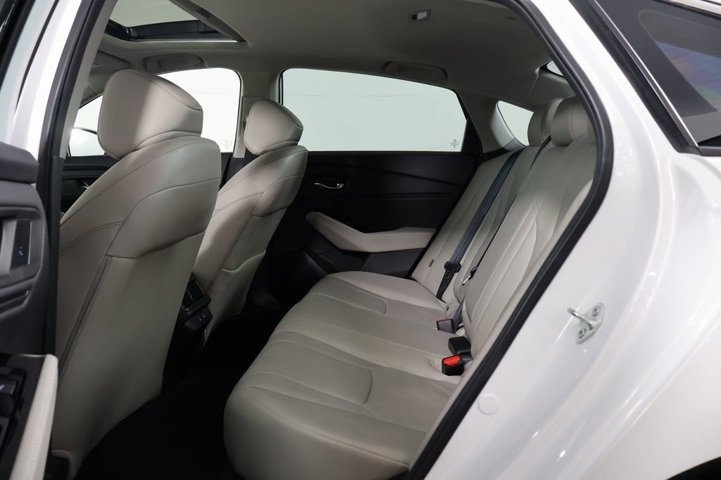Used 2023 Honda Accord Touring image 11