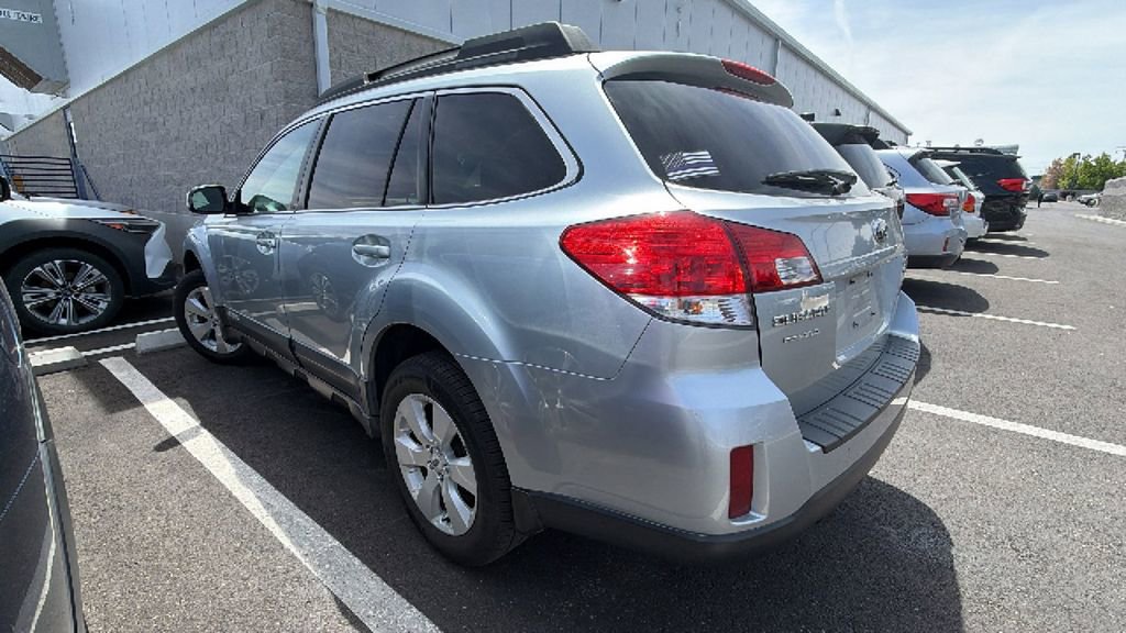 Used 2012 Subaru Outback 2.5i Limited AWD/4WD image 3