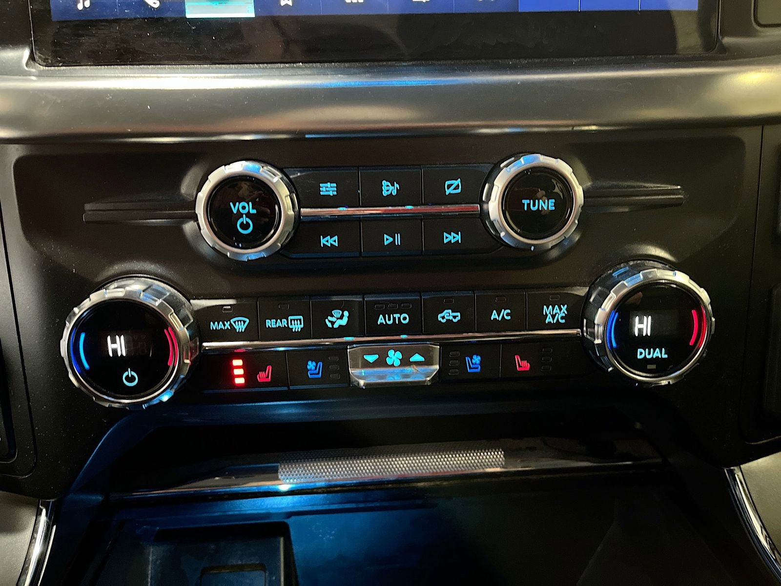 Used 2021 Ford F150 Lariat w/ FX4 Off-Road Package image 16