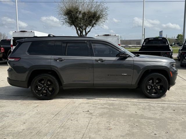 Used 2021 Jeep Grand Cherokee L Laredo AWD/4WD image 3