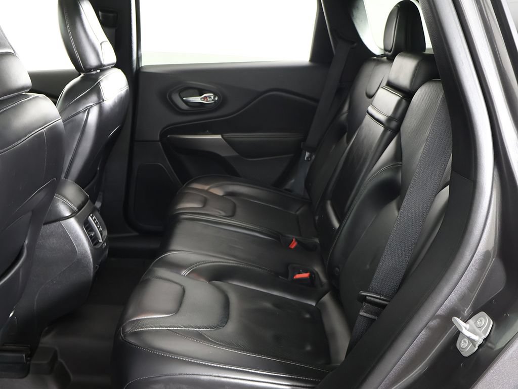 Used 2019 Jeep Cherokee Limited AWD/4WD image 36