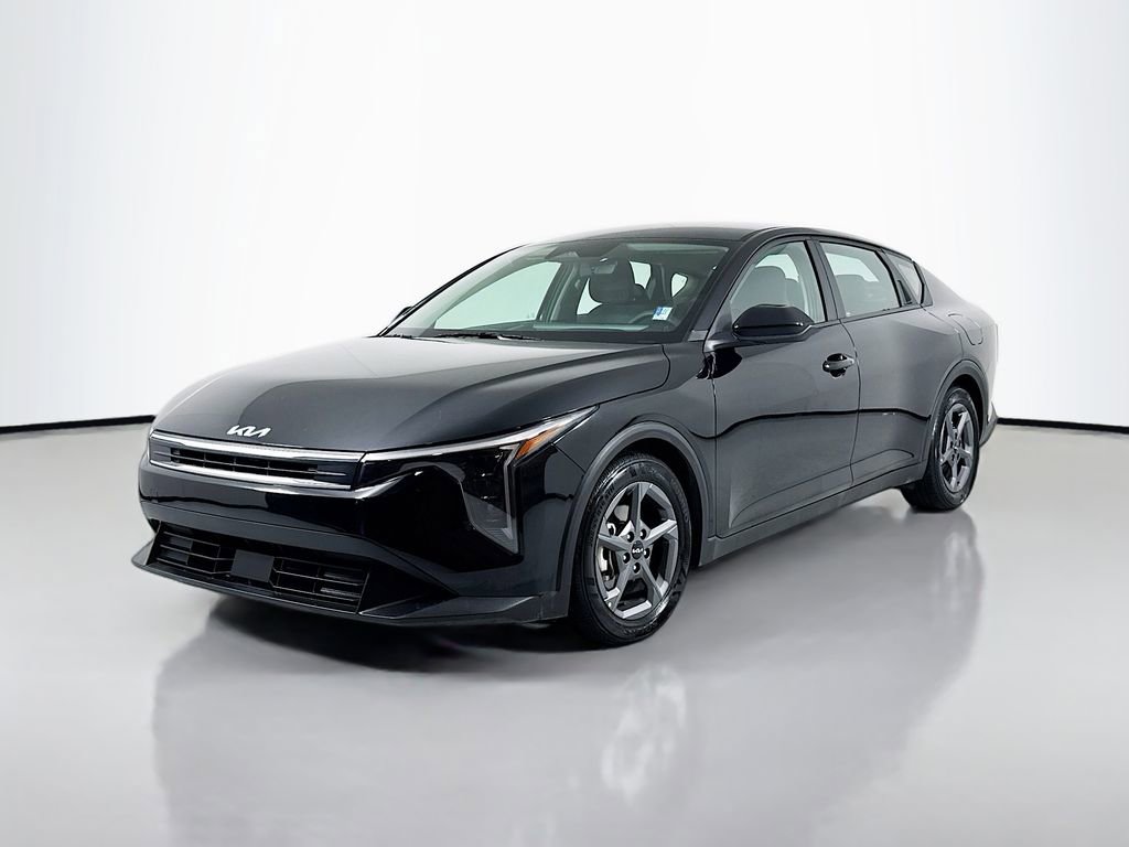 Used 2025 Kia K4 LXS image 1