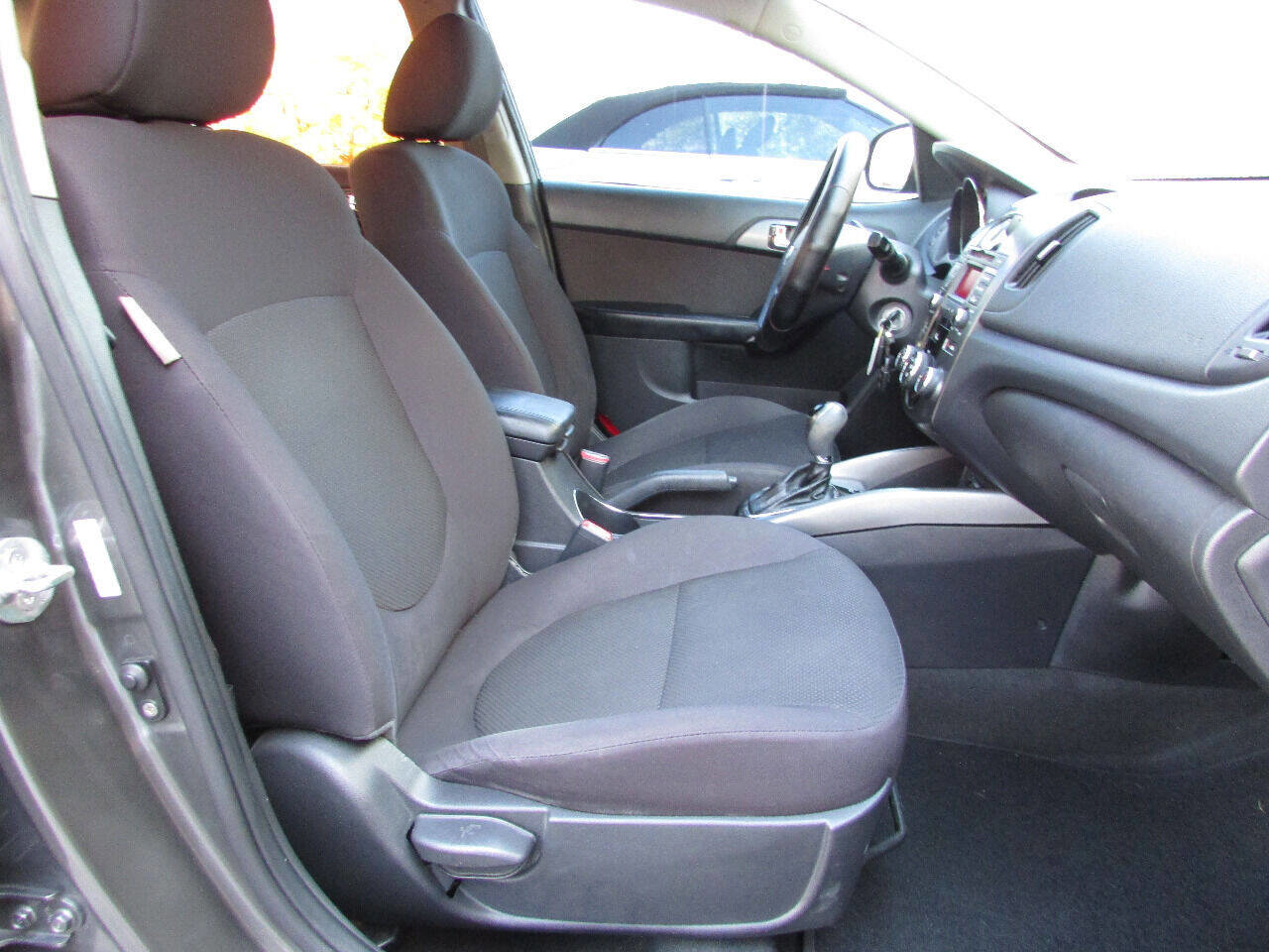 Used 2013 Kia Forte EX FWD image 26