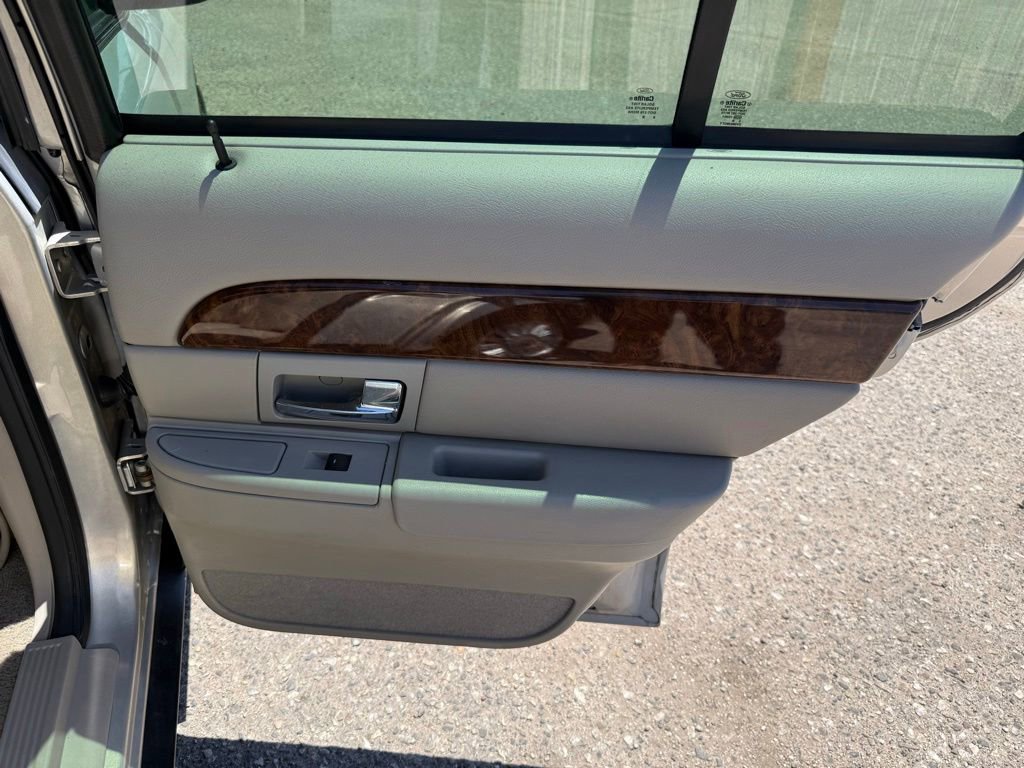 Used 2010 Mercury Grand Marquis LS RWD image 14