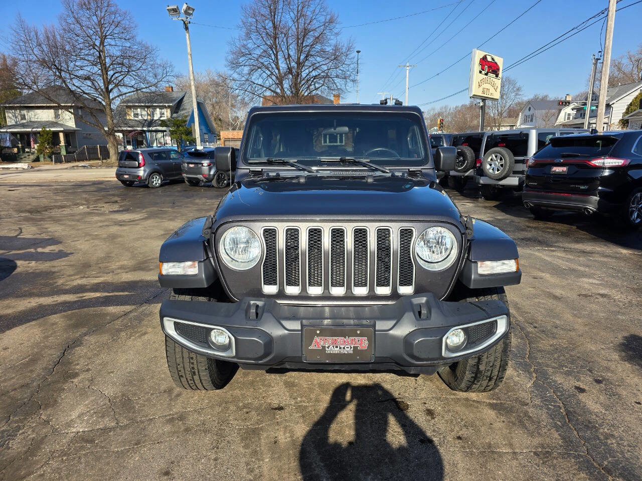 Used 2019 Jeep Wrangler Unlimited Sahara image 4
