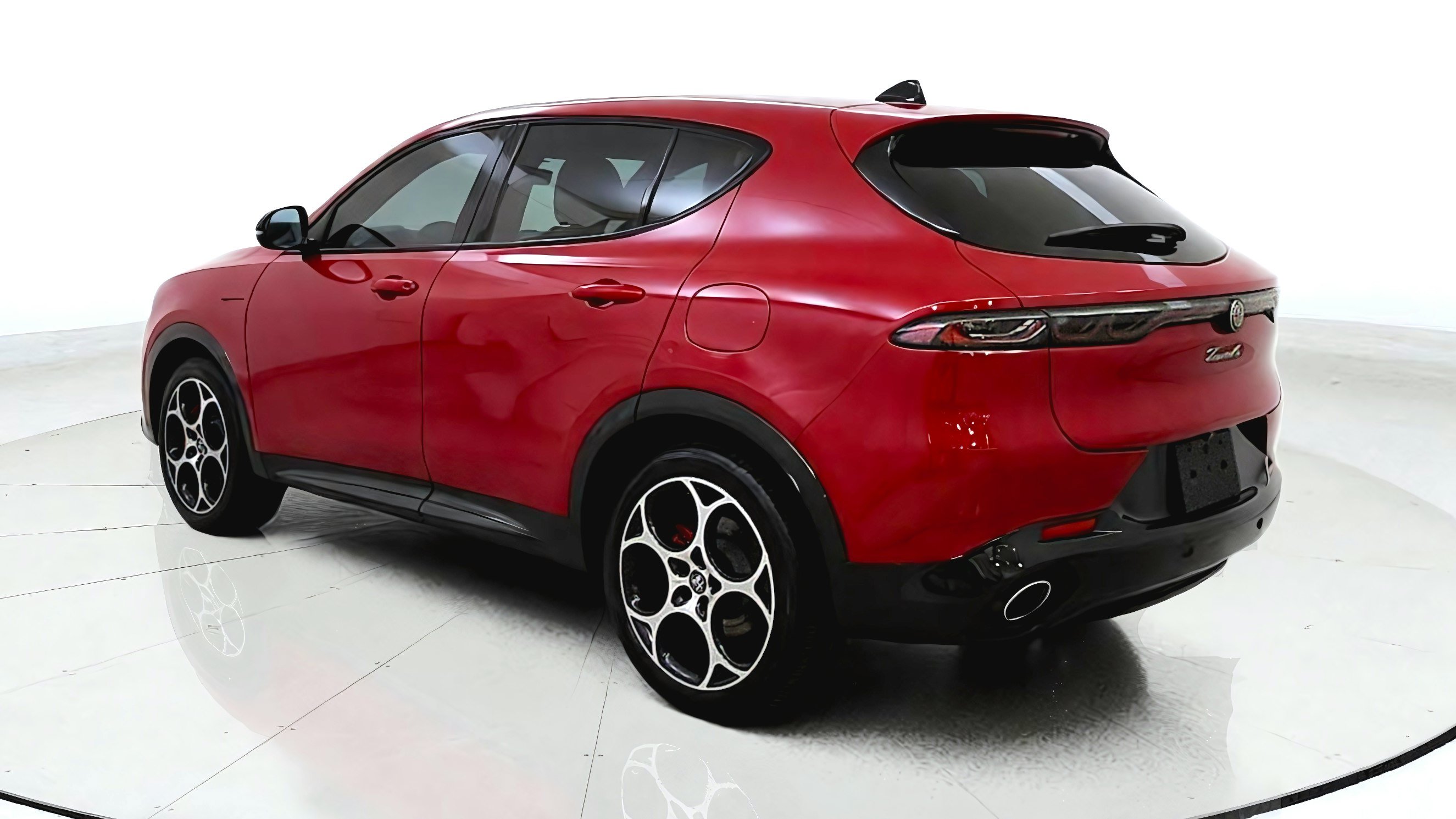 Used 2024 Alfa Romeo Tonale Veloce w/ Premium Interior Package AWD/4WD image 5