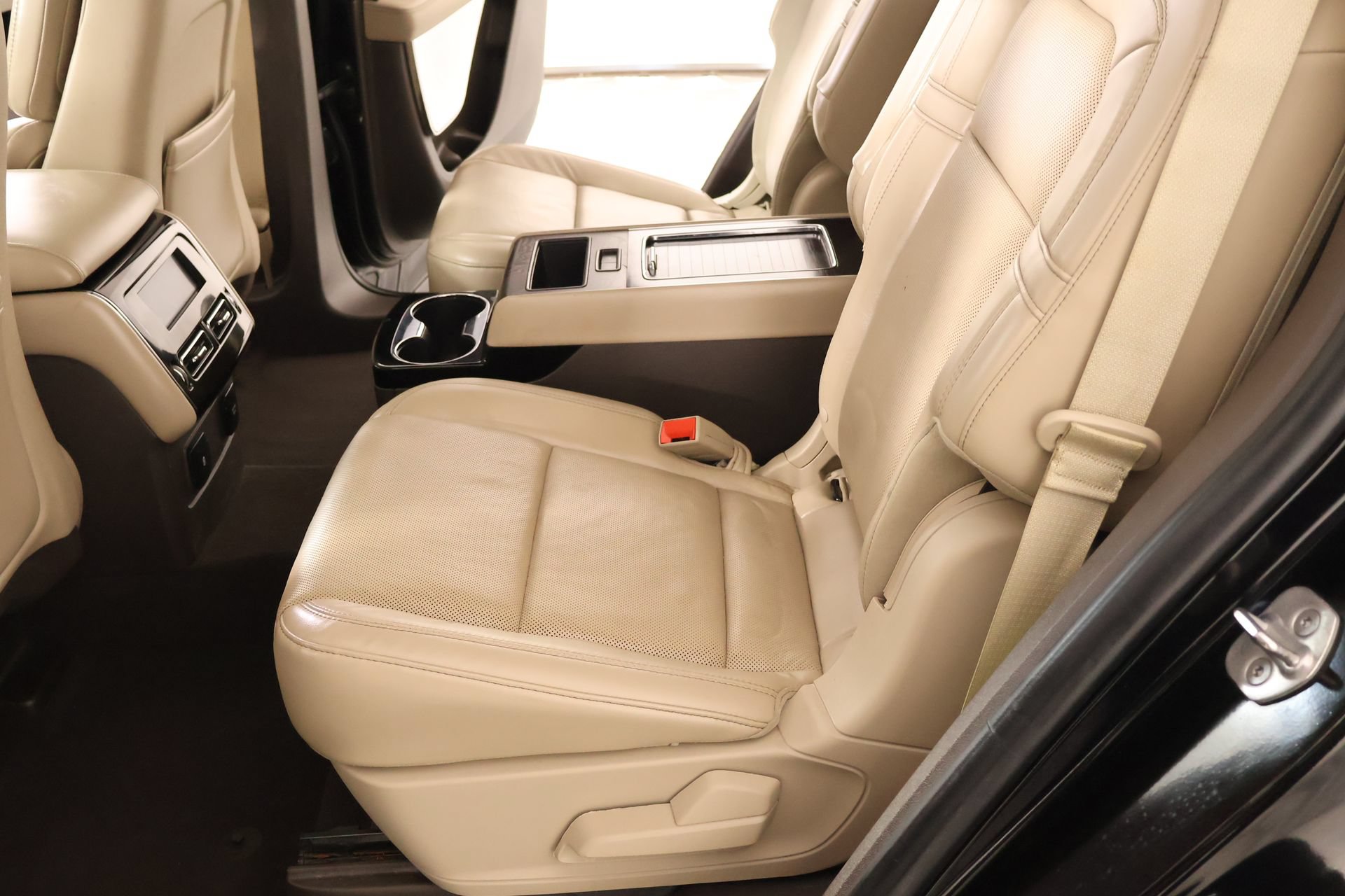 Used 2020 Lincoln Aviator Reserve w/ Equipment Group 202A AWD/4WD image 13