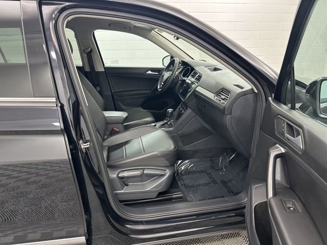 Used 2021 Volkswagen Tiguan SE image 22