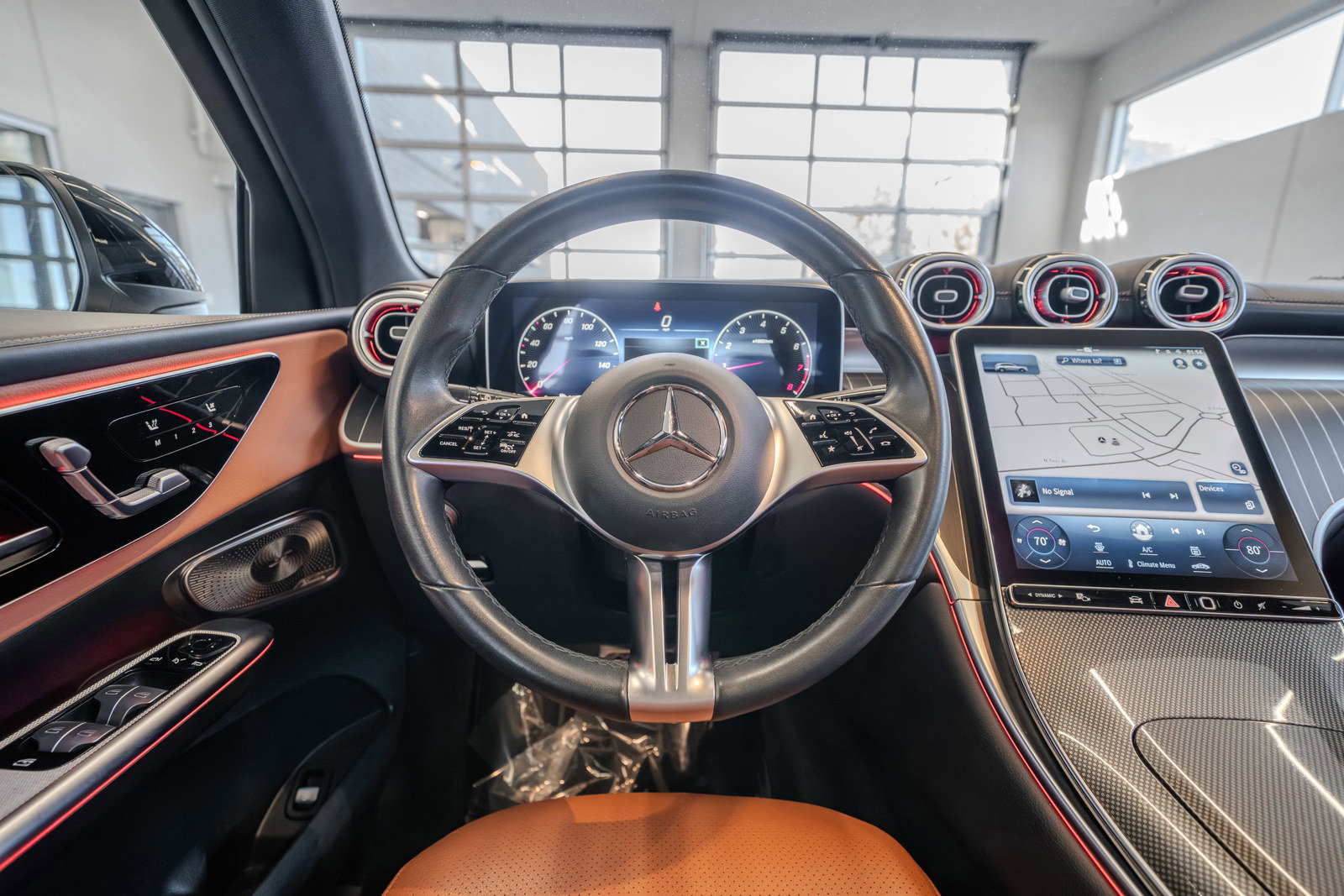 Used 2023 Mercedes-Benz GLC 300 image 9