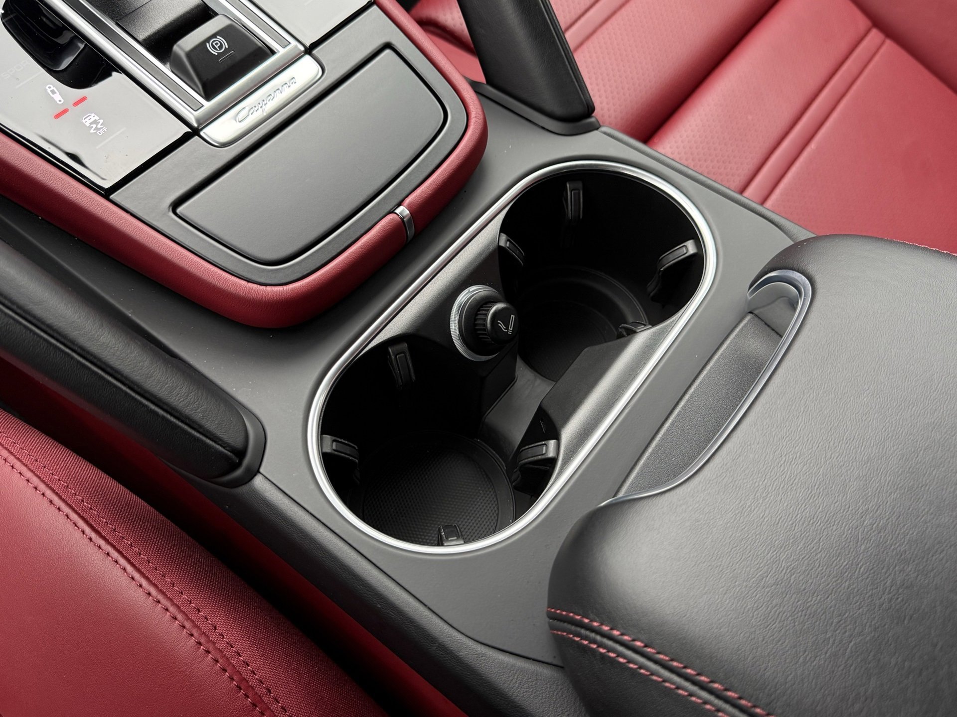 Used 2023 Porsche Cayenne image 23