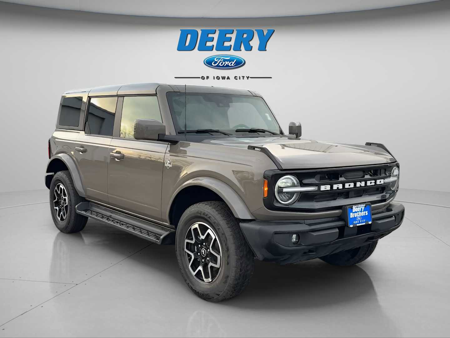 Used 2025 Ford Bronco Outer Banks video 1