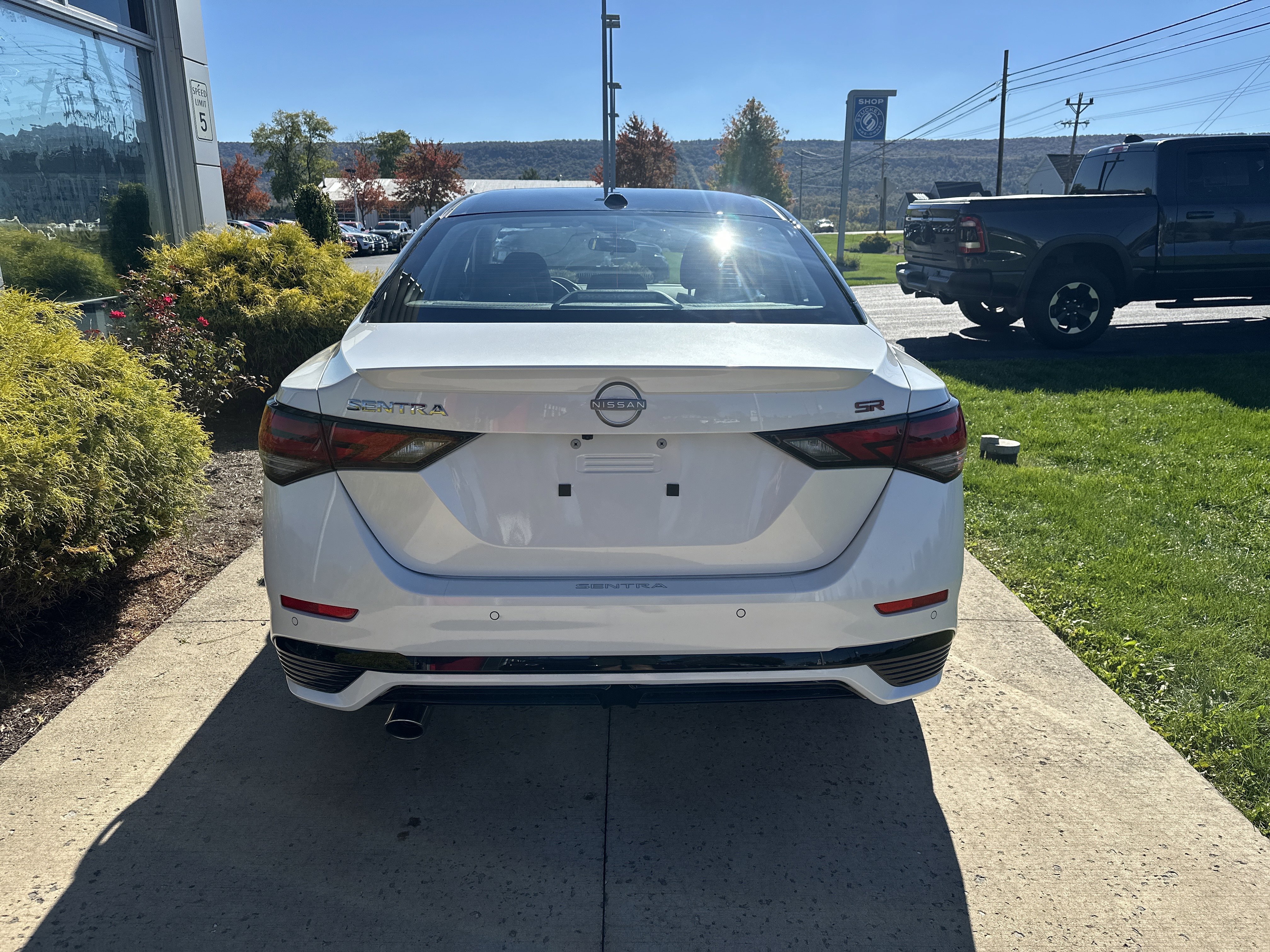 New 2025 Nissan Sentra SR image 4