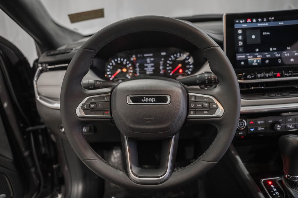 Used 2024 Jeep Compass Limited w/ Sun and Sound Group image 35