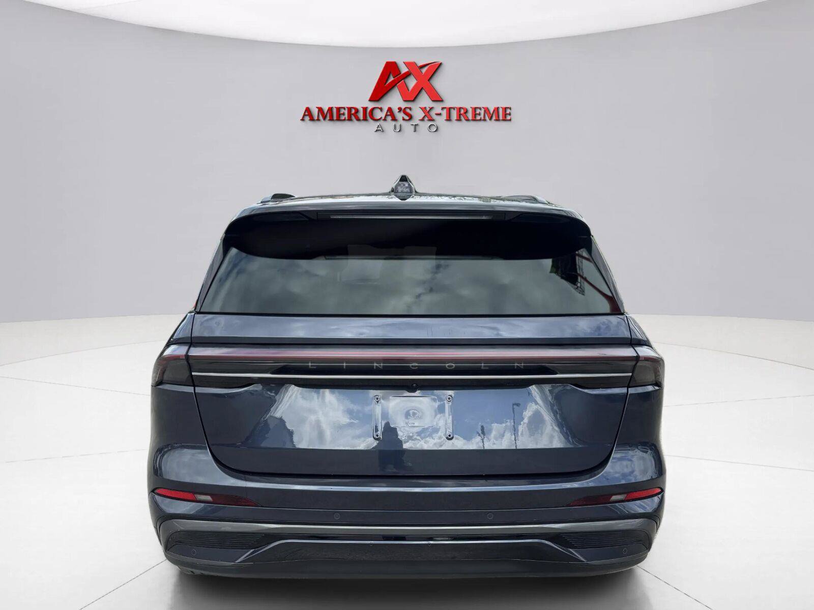 Used 2024 Lincoln Nautilus Reserve w/ Equipment Group 202A AWD/4WD image 5