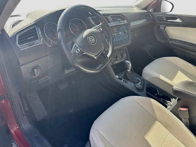 Used 2018 Volkswagen Tiguan SE w/ Panoramic Sunroof Package AWD/4WD image 13