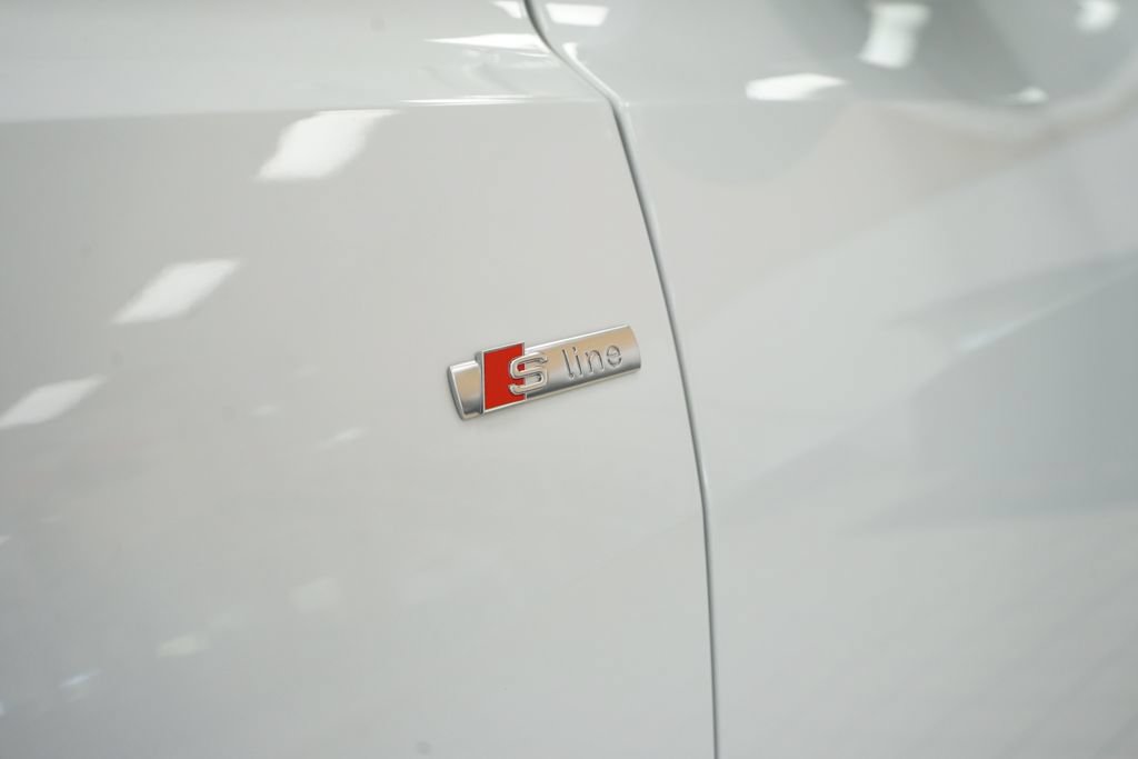 Used 2023 Audi Q8 Premium Plus AWD/4WD image 25