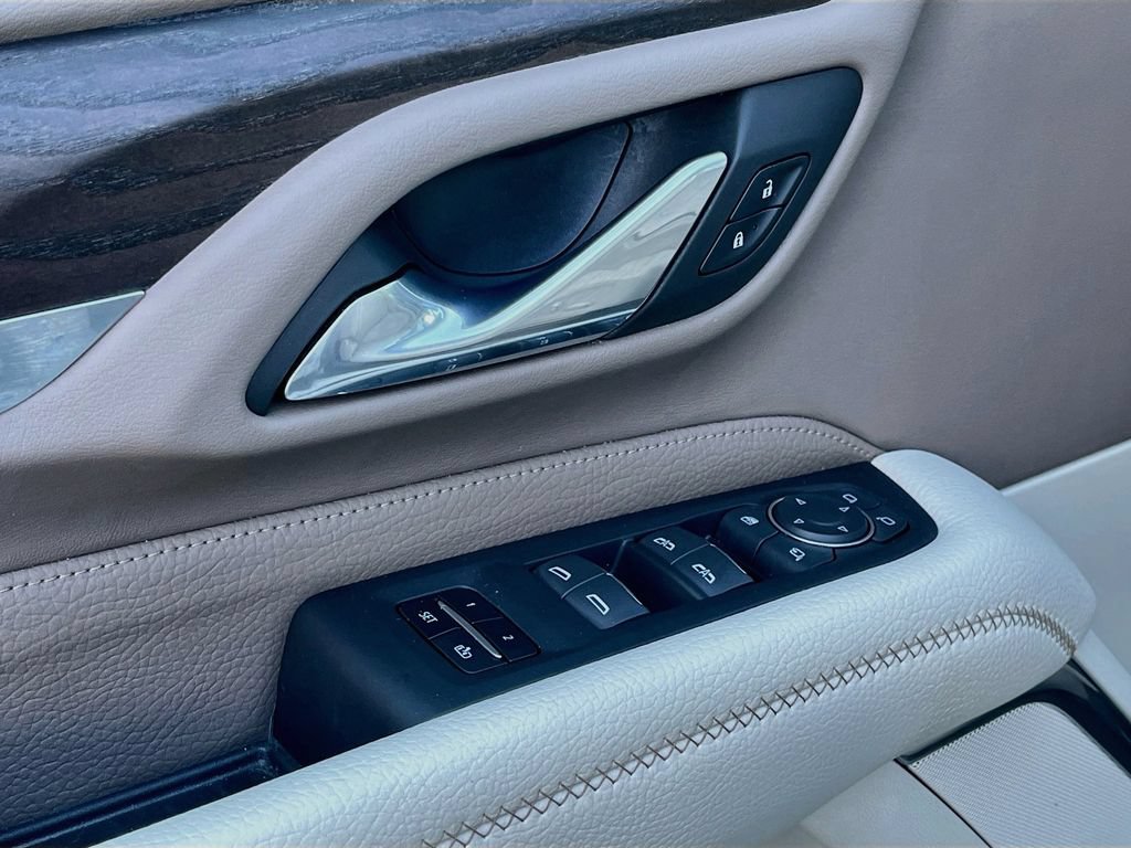 Used 2023 GMC Yukon Denali RWD image 12