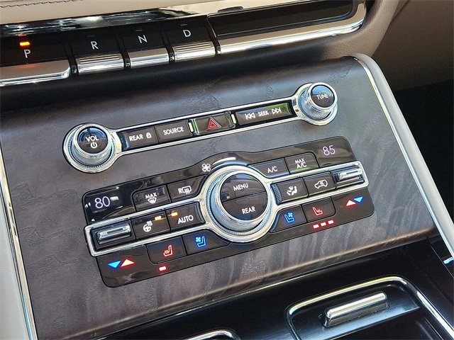 Used 2020 Lincoln Aviator Reserve w/ Equipment Group 202A image 16