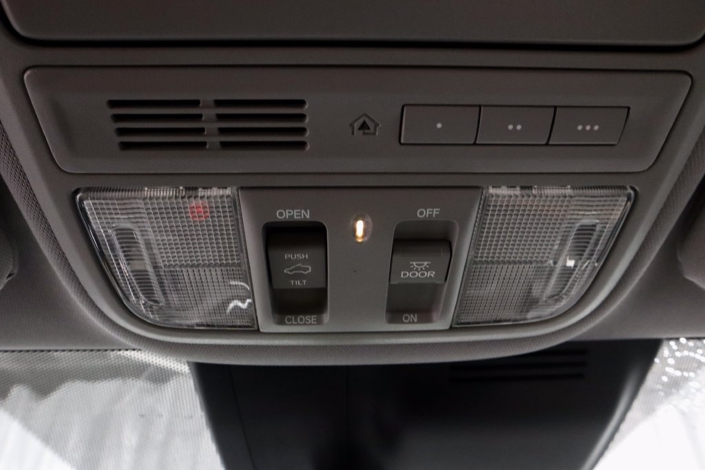 Used 2018 Honda CR-V Touring image 31
