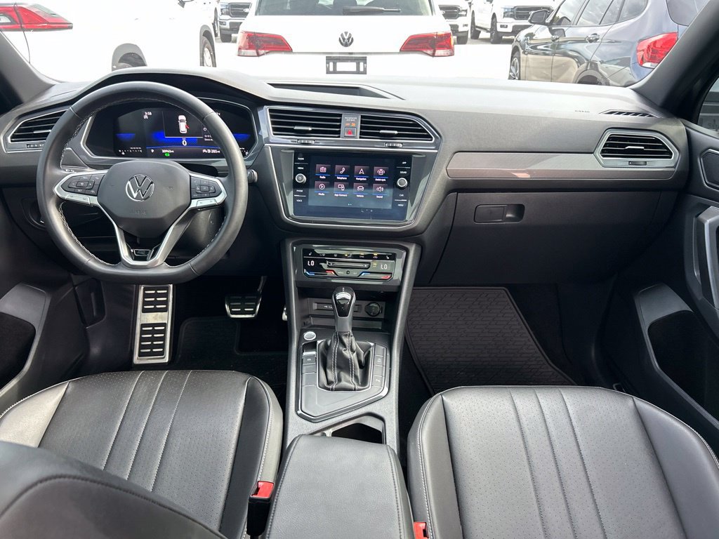 Certified 2023 Volkswagen Tiguan SE R-Line FWD image 10