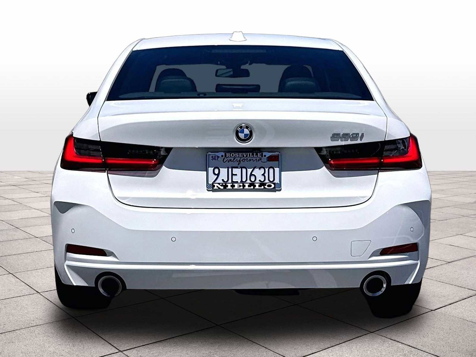 Used 2023 BMW 330i Sedan w/ Premium Package RWD image 7