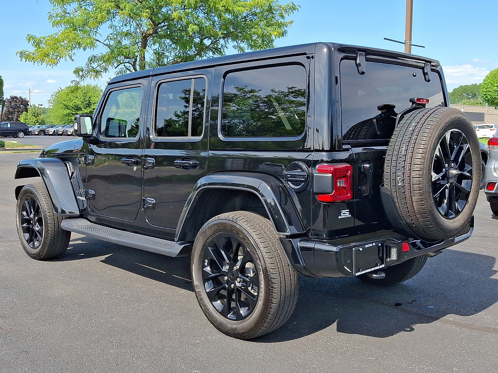 Certified 2022 Jeep Wrangler Unlimited Sahara AWD/4WD image 6