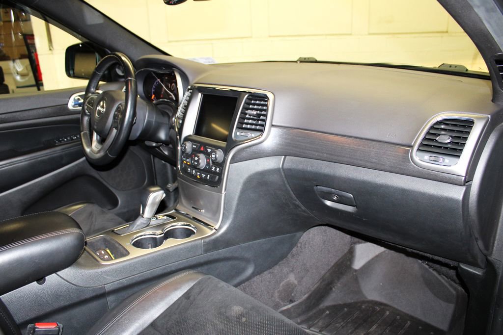 Used 2018 Jeep Grand Cherokee Altitude image 28