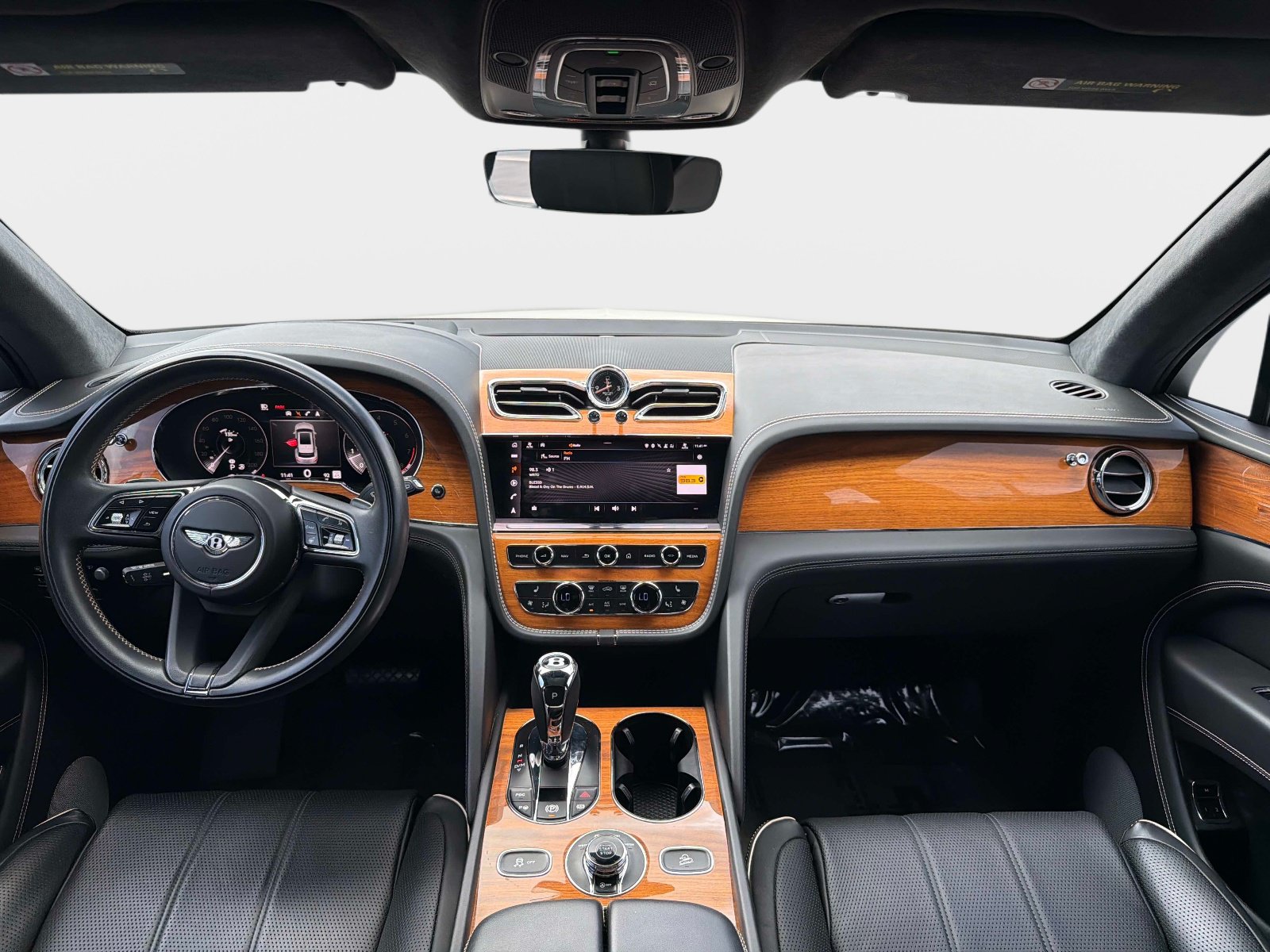 Used 2022 Bentley Bentayga AWD/4WD image 36