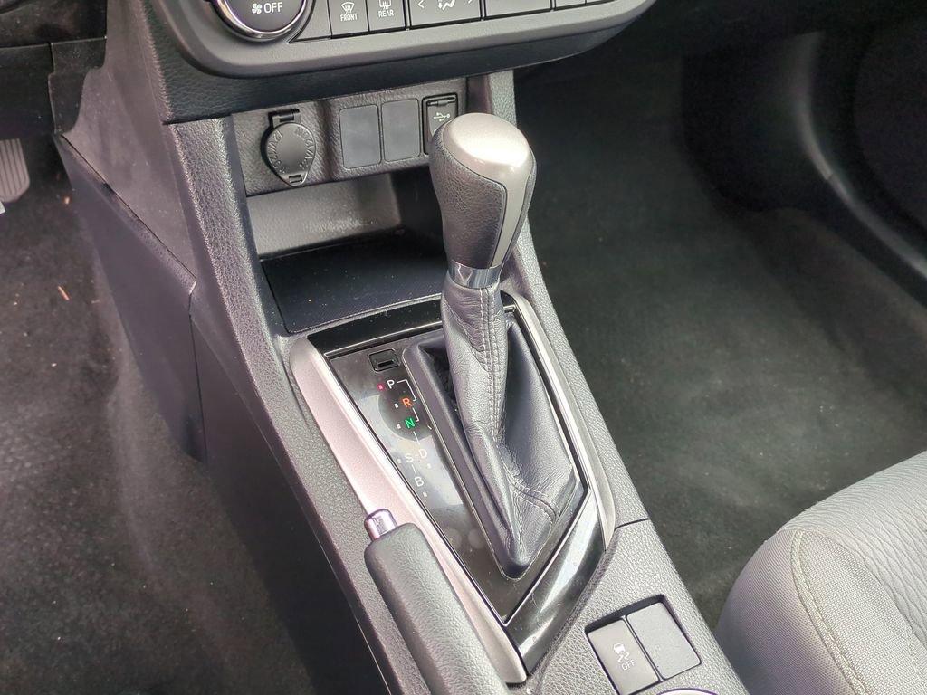 Used 2016 Toyota Corolla LE image 17