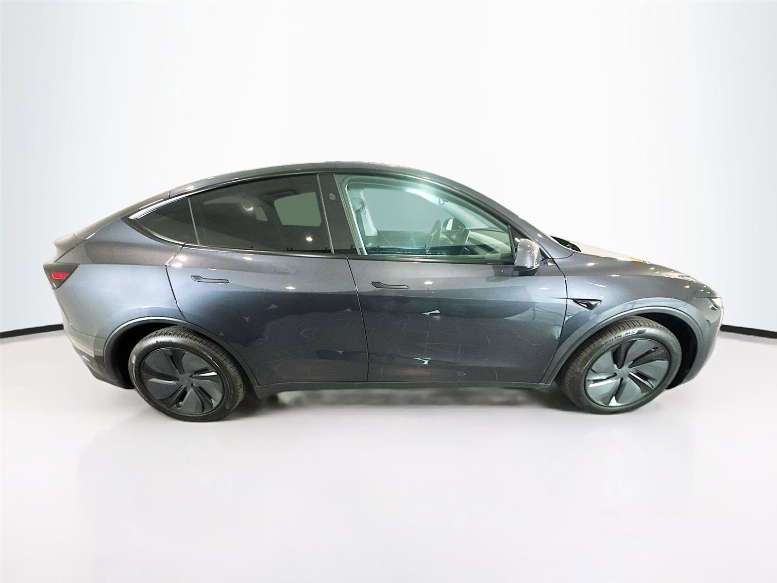 Used 2026 Tesla Model Y 2WD image 6