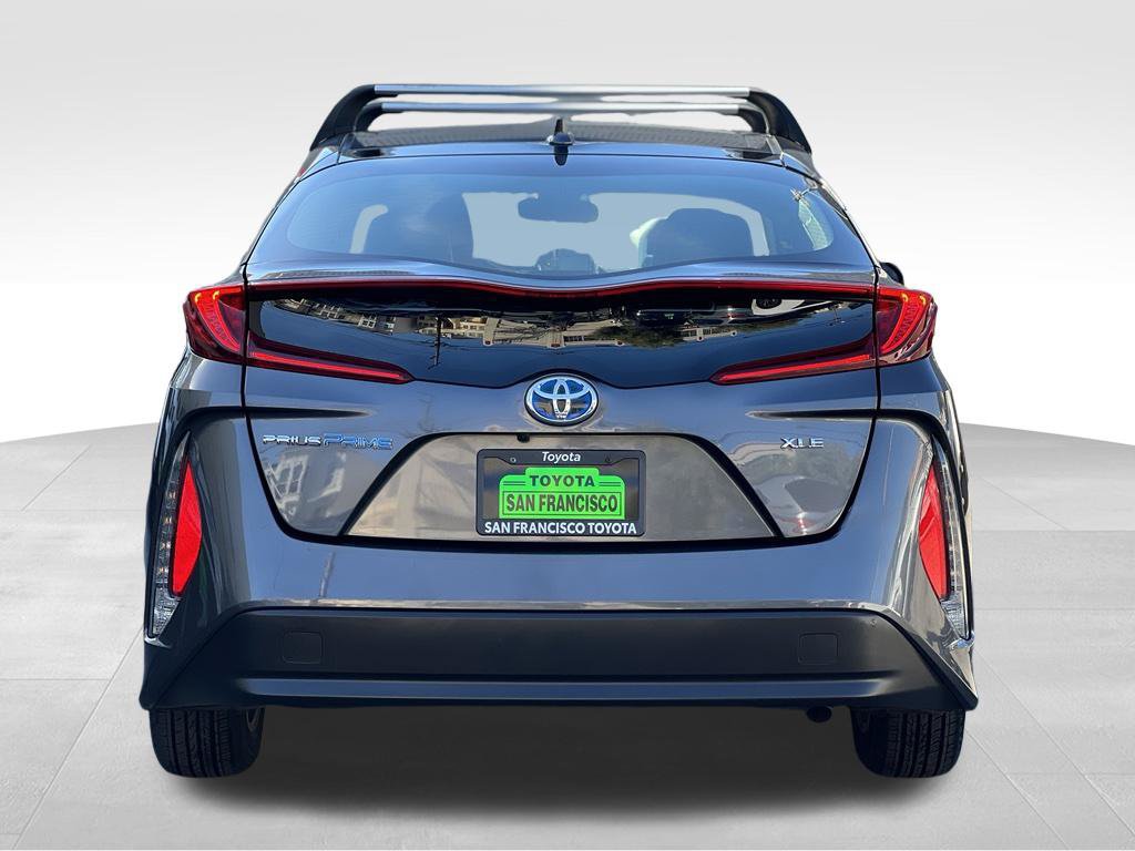 Certified 2022 Toyota Prius Prime XLE FWD image 4