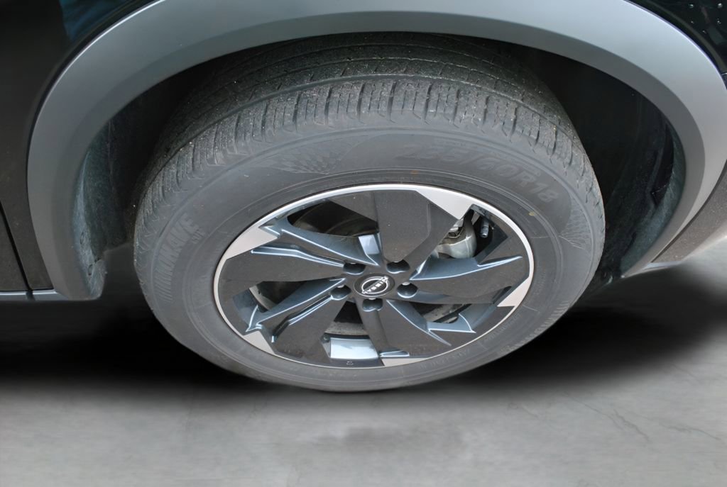 Used 2025 Nissan Rogue SV AWD/4WD image 28