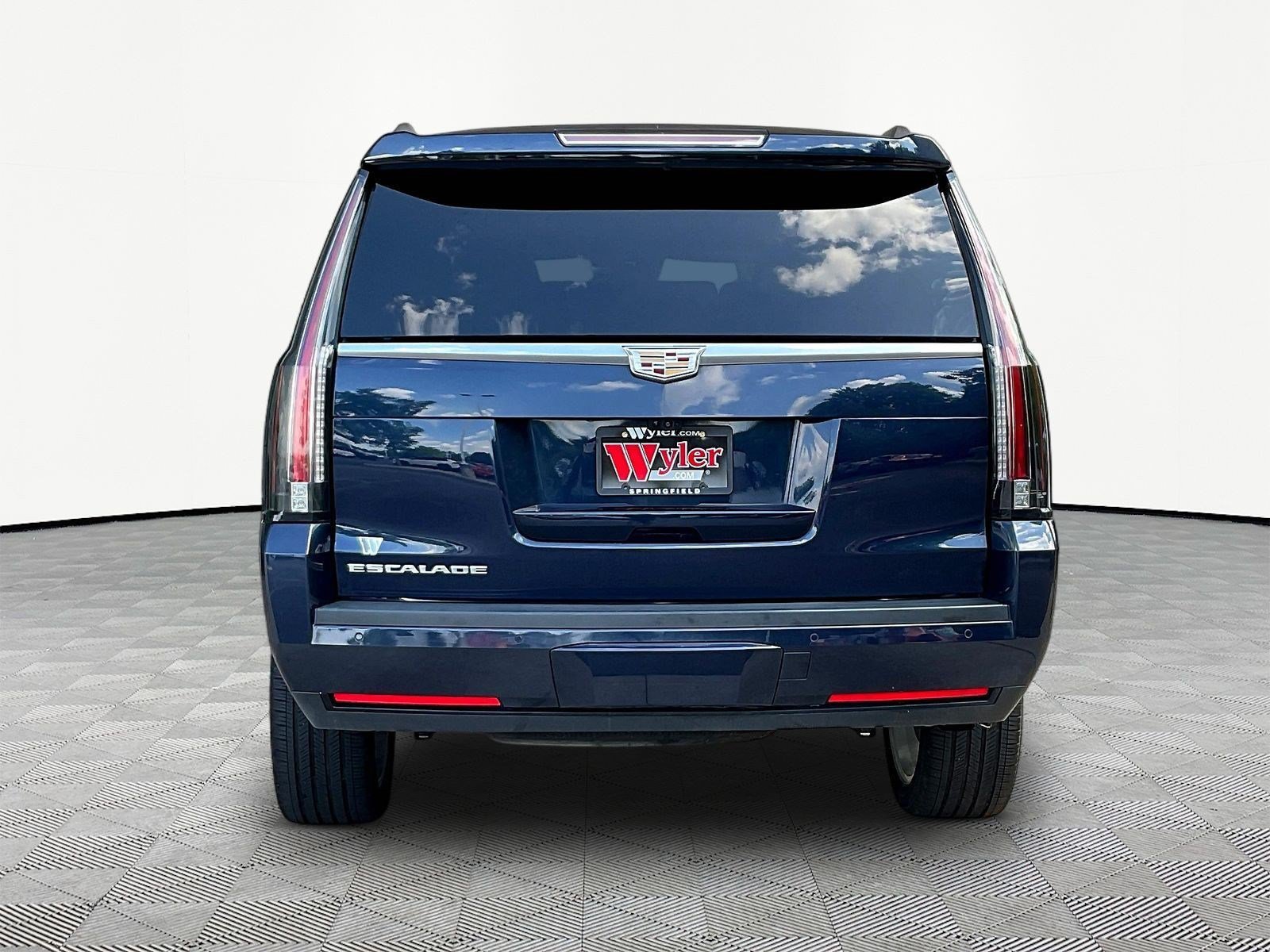 Used 2020 Cadillac Escalade Platinum AWD/4WD image 5