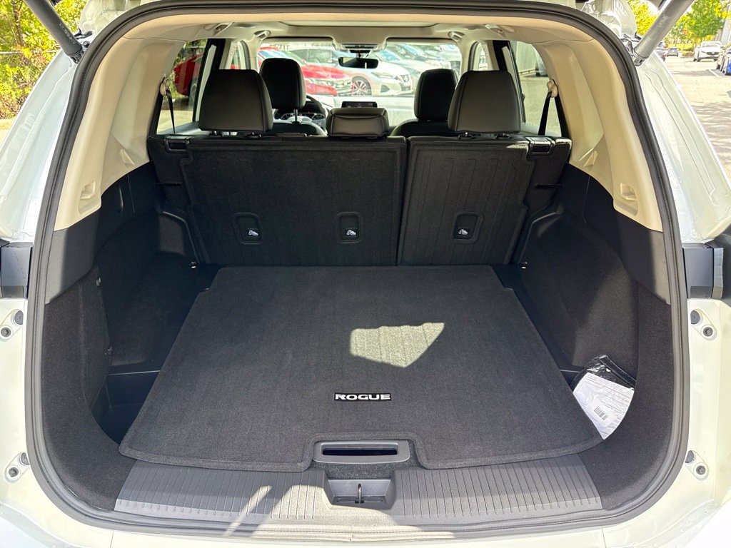 Certified 2026 Nissan Rogue Dark Armor FWD image 22