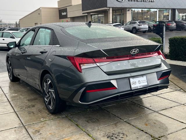 Certified 2025 Hyundai Elantra SEL image 9