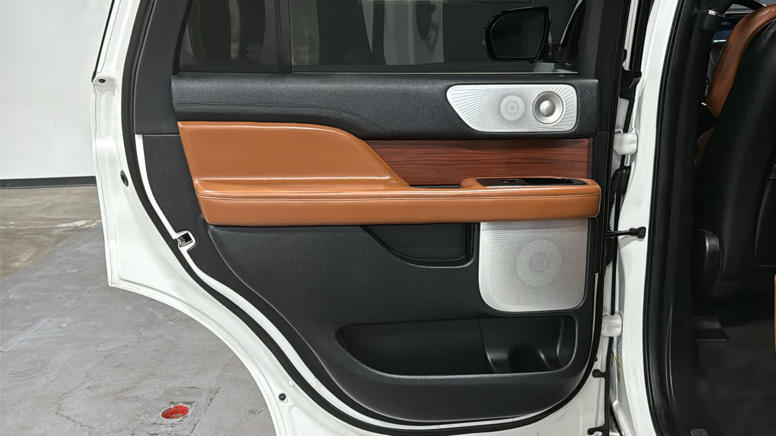 Used 2020 Lincoln Navigator Reserve w/ Luxury Package AWD/4WD image 25