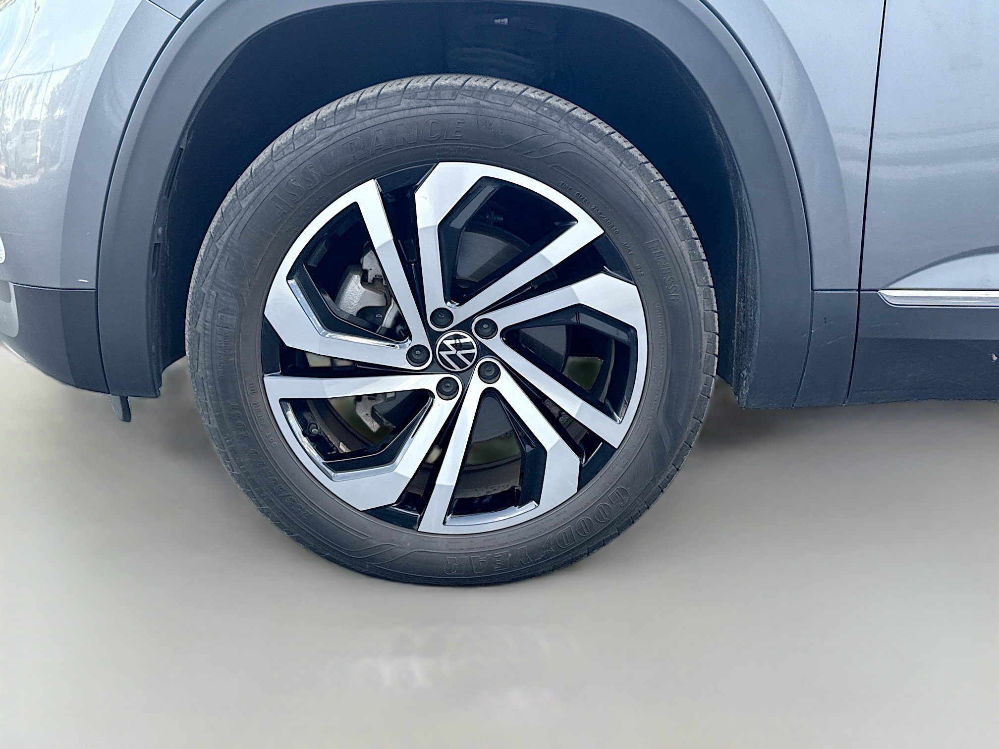 Used 2023 Volkswagen Atlas SEL AWD/4WD image 42
