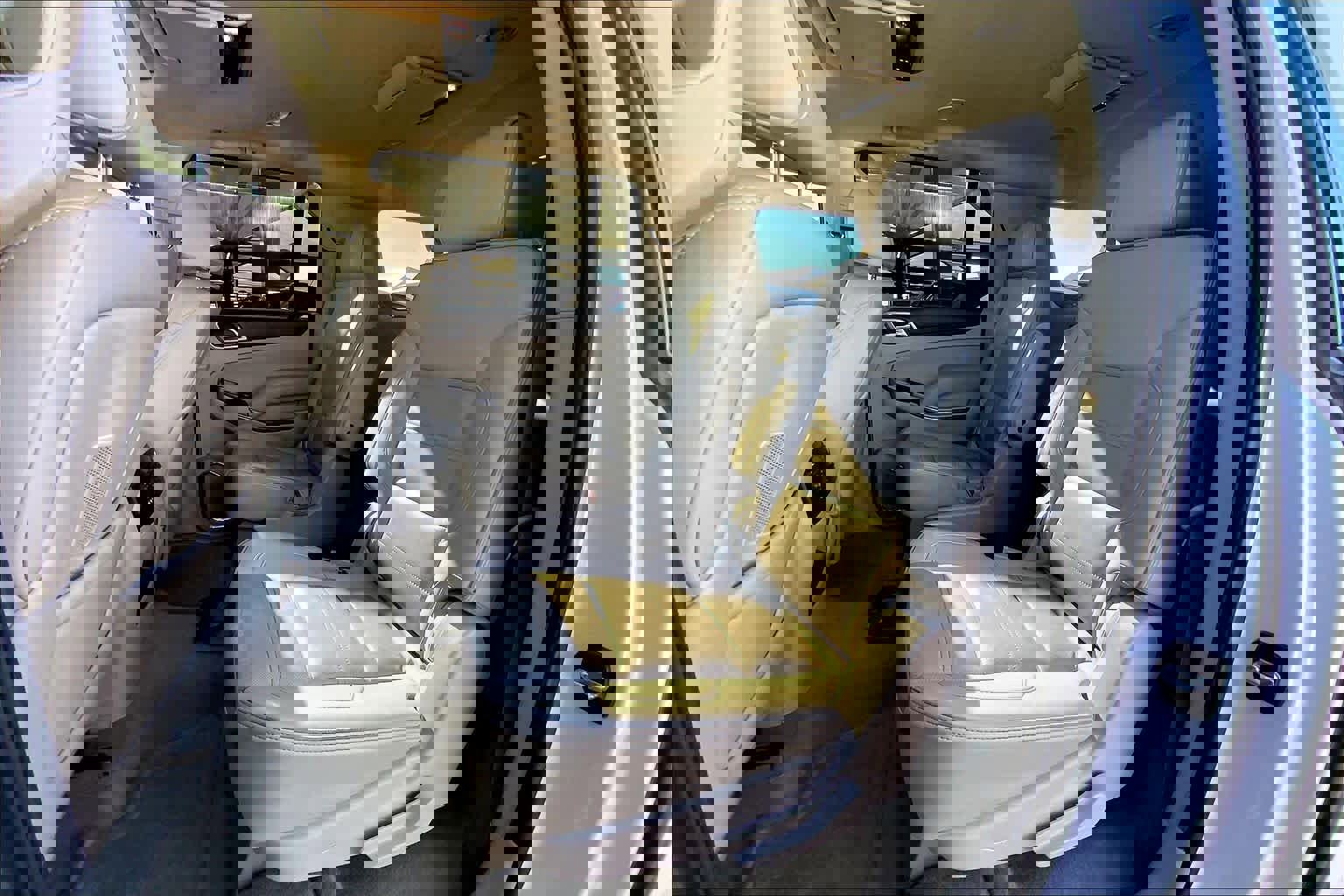 Used 2016 GMC Yukon XL Denali w/ Open Road Package image 19