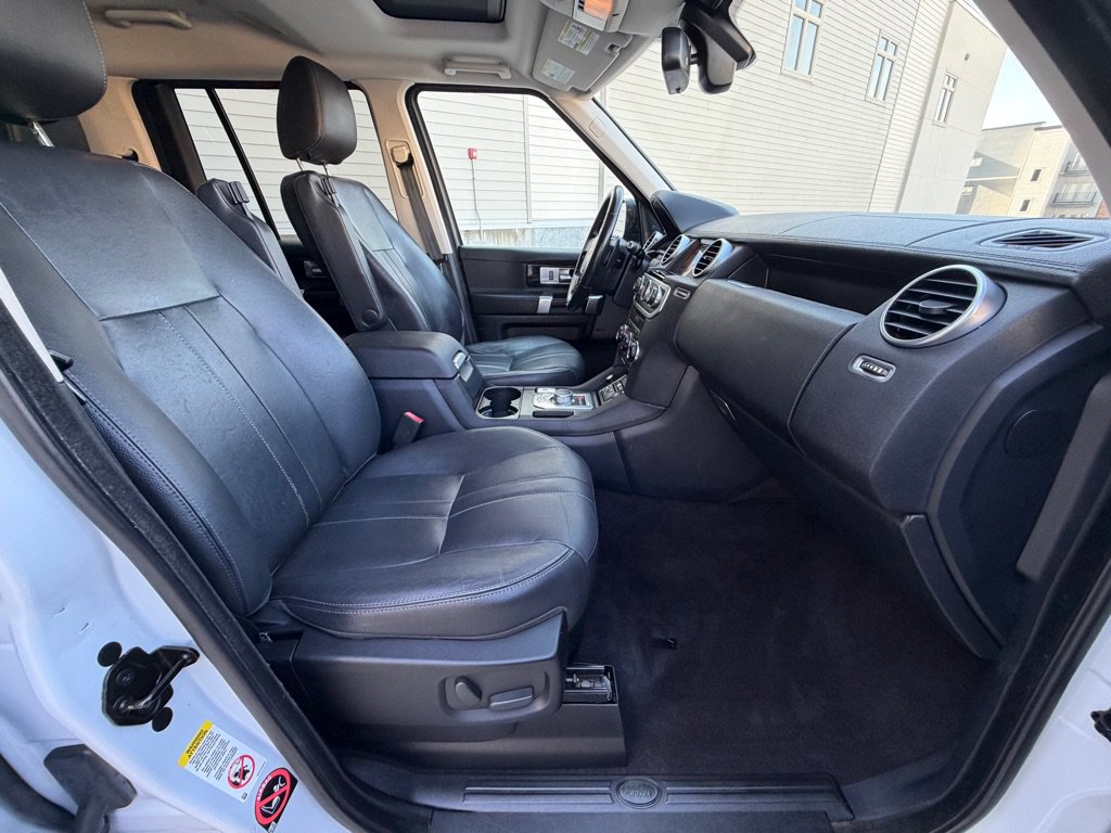 Used 2016 Land Rover LR4 HSE AWD/4WD image 23