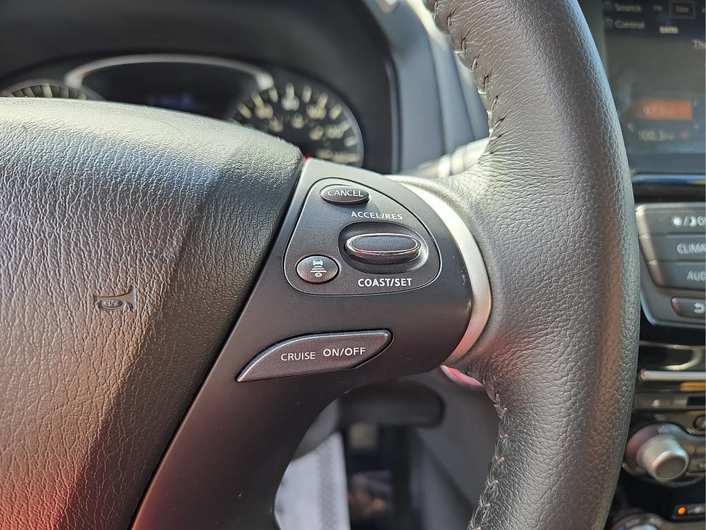 Used 2020 Nissan Pathfinder SV AWD/4WD image 19