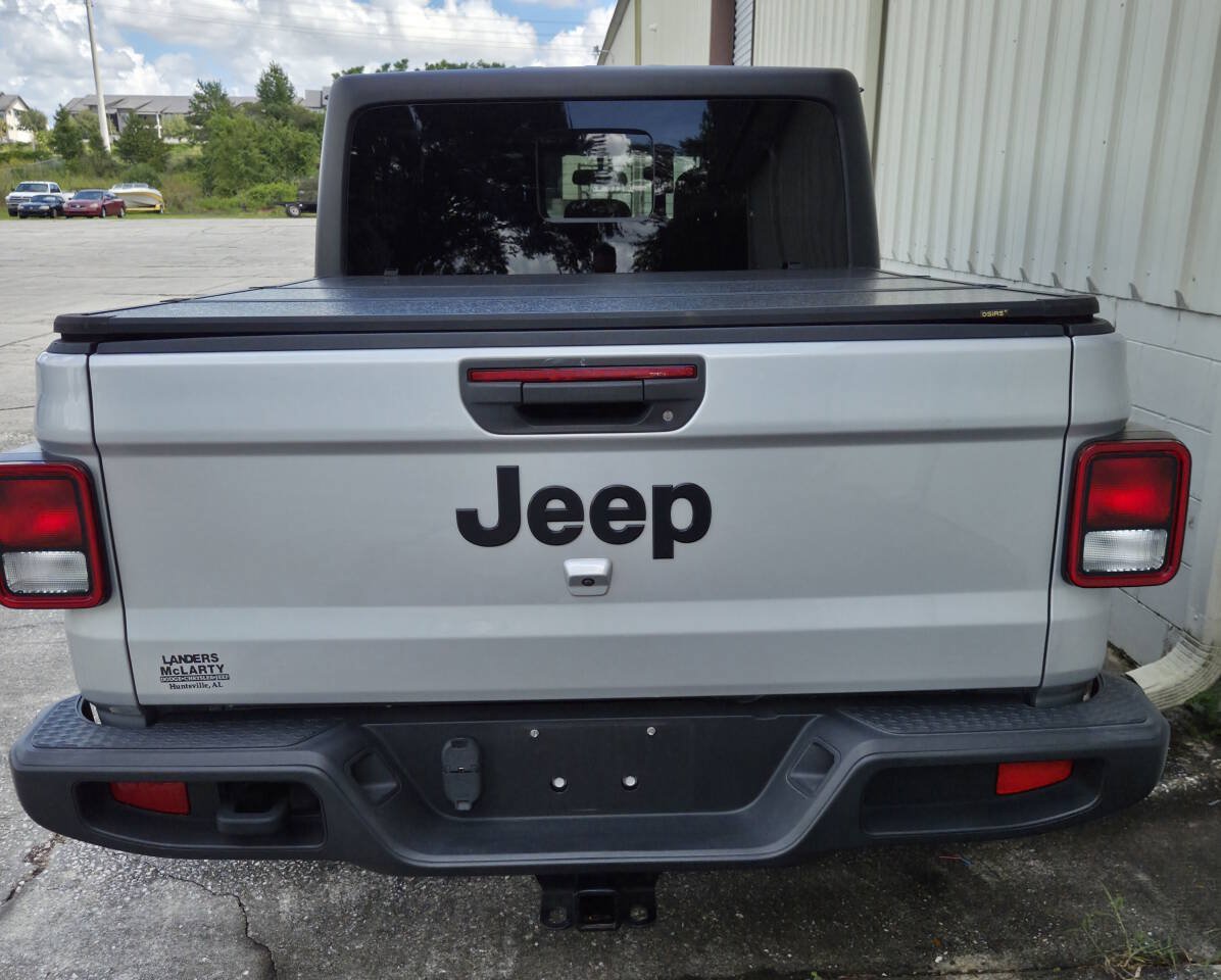 Used 2023 Jeep Gladiator Sport AWD/4WD image 16