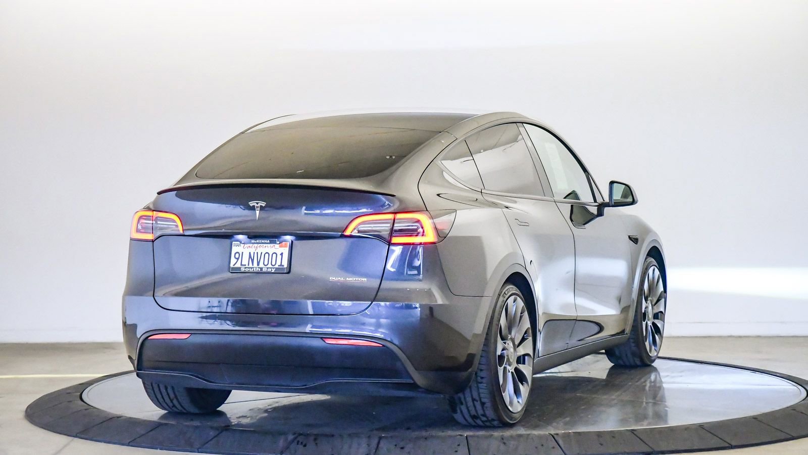 Used 2024 Tesla Model Y Performance AWD/4WD image 4
