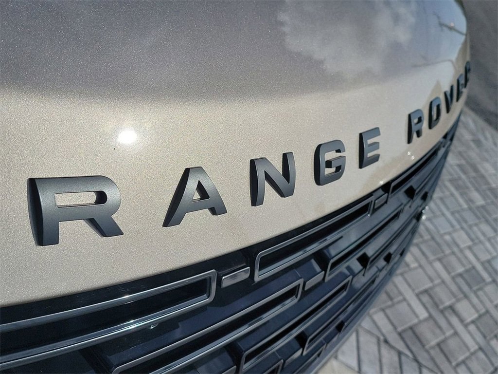 New 2026 Land Rover Range Rover Velar Dynamic SE image 9