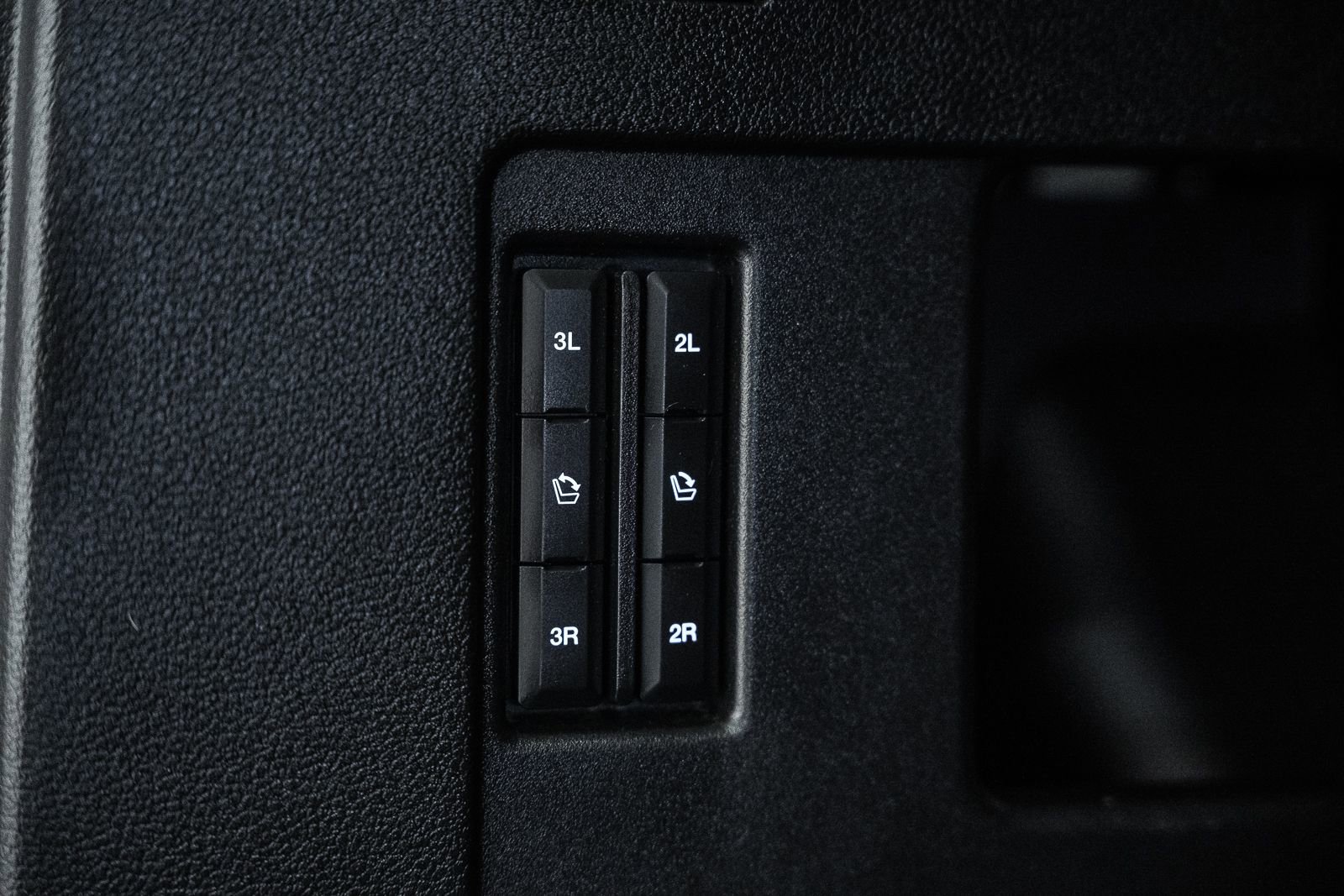 Used 2019 Ford Expedition Platinum image 13