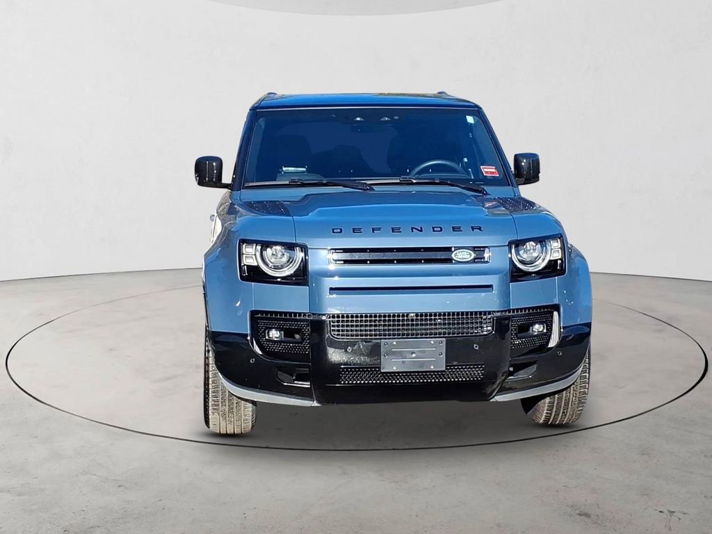 Used 2025 Land Rover Defender 110 X-Dynamic SE image 2