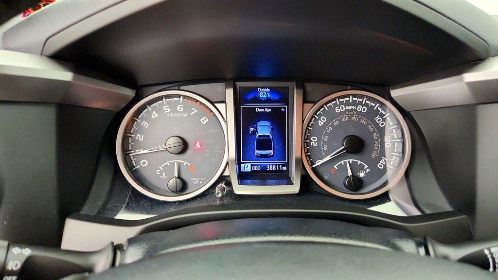 Used 2019 Toyota Tacoma SR5 AWD/4WD image 14