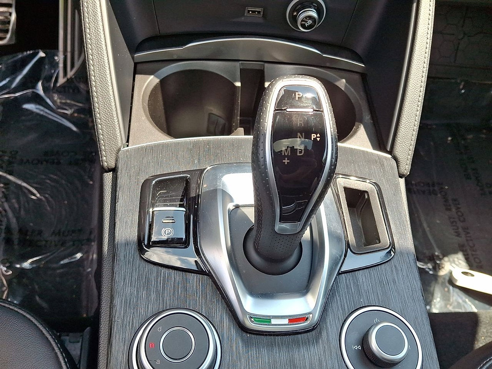 Used 2024 Alfa Romeo Stelvio Sprint image 12